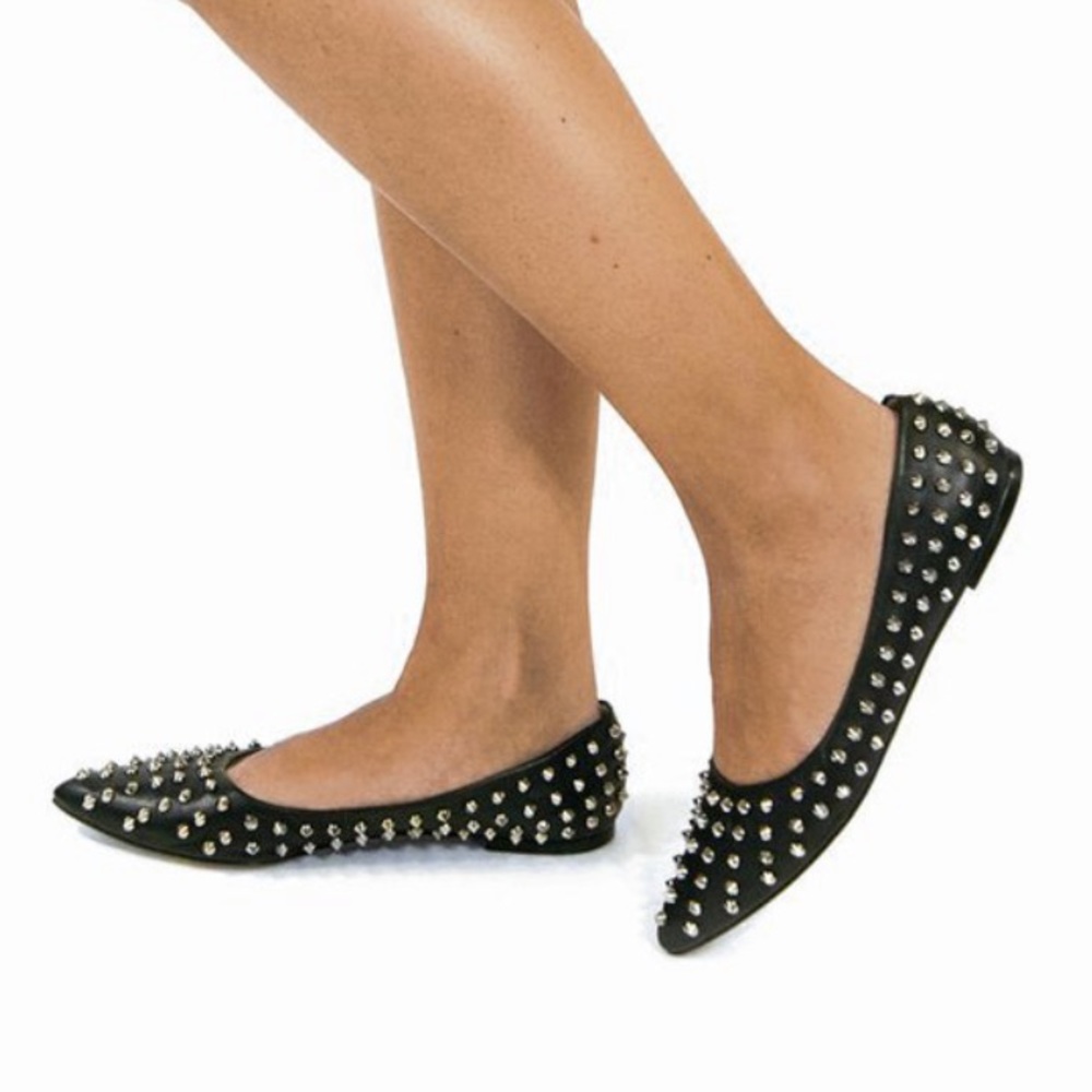 Vinci Shoes Spike Leather Flats